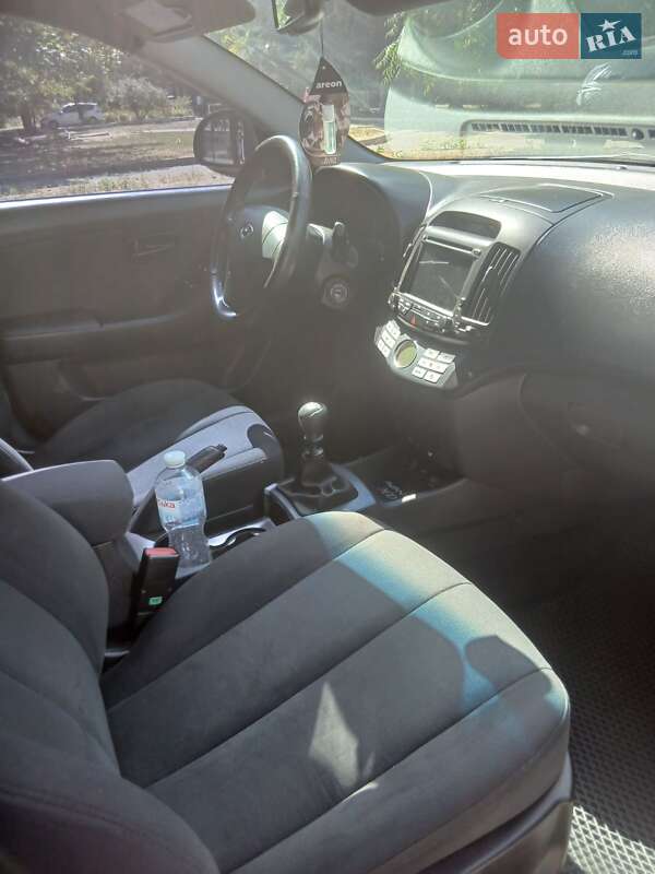 Седан Hyundai Elantra 2008 в Николаеве