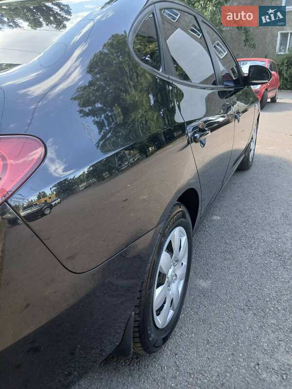 Седан Hyundai Elantra 2008 в Николаеве