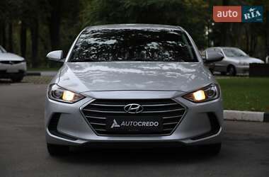 Седан Hyundai Elantra 2017 в 