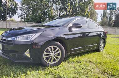 Седан Hyundai Elantra 2019 в Чутове