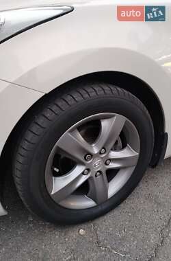 Седан Hyundai Elantra 2011 в 