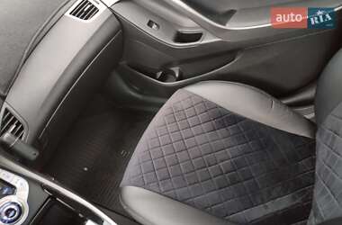 Седан Hyundai Elantra 2011 в 