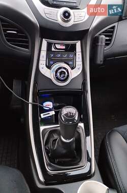 Седан Hyundai Elantra 2011 в 