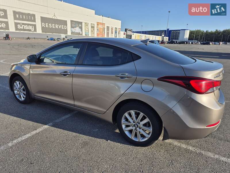 Седан Hyundai Elantra 2014 в Киеве