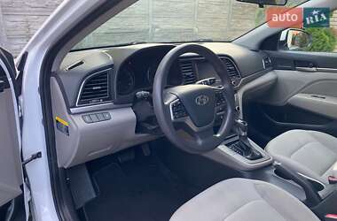 Седан Hyundai Elantra 2016 в 