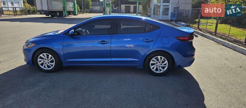 Седан Hyundai Elantra 2016 в Лубнах
