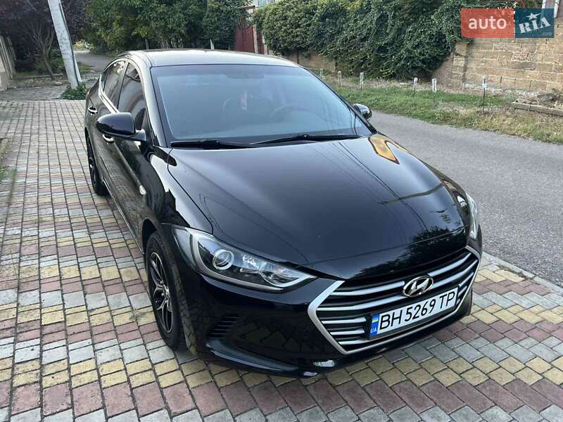Седан Hyundai Elantra 2016 в Одессе