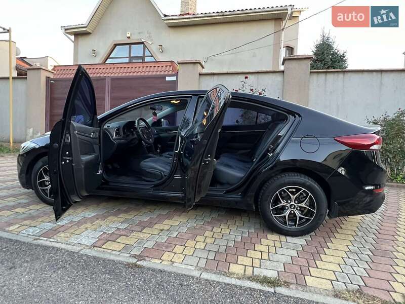 Седан Hyundai Elantra 2016 в Одессе