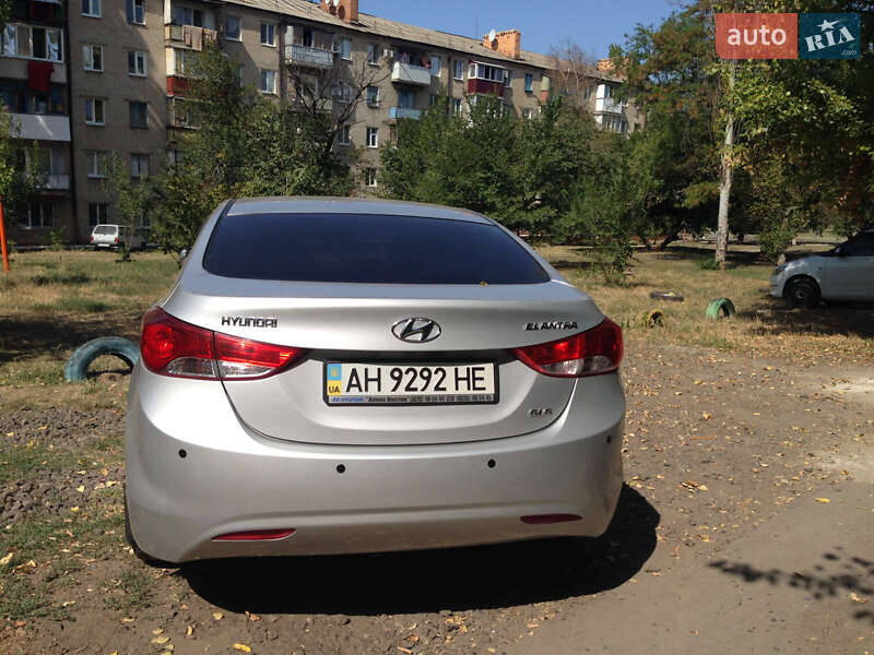 Hyundai Elantra 2013