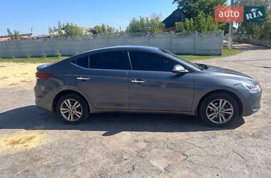 Седан Hyundai Elantra 2018 в 