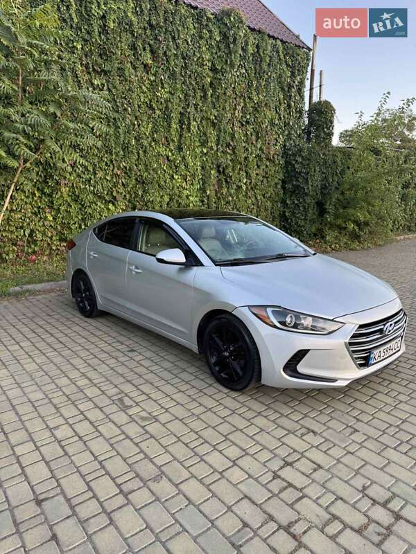 Седан Hyundai Elantra 2016 в Одессе