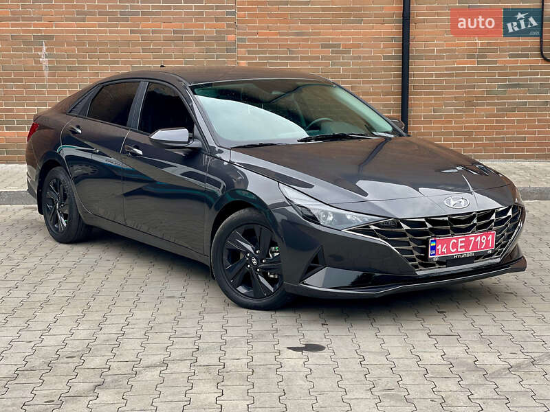 Седан Hyundai Elantra 2021 в 