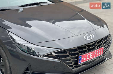 Седан Hyundai Elantra 2021 в 