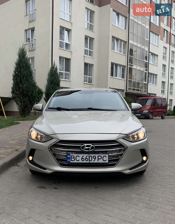 Седан Hyundai Elantra 2018 в Винниках