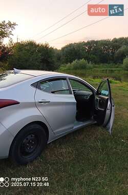 Седан Hyundai Elantra 2014 в 