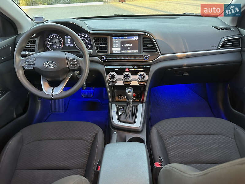 Седан Hyundai Elantra 2019 в Кропивницком