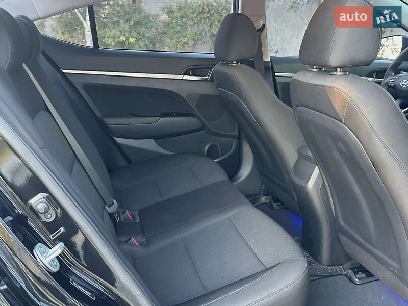 Седан Hyundai Elantra 2019 в Кропивницком