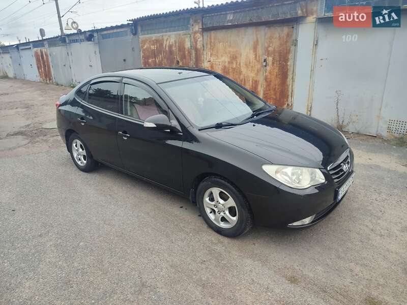 Седан Hyundai Elantra 2010 в Киеве