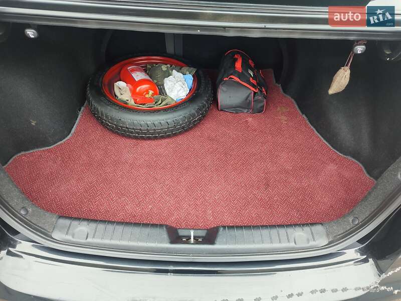 Седан Hyundai Elantra 2010 в Киеве