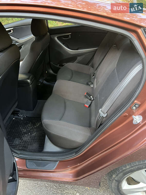 Седан Hyundai Elantra 2013 в Виннице