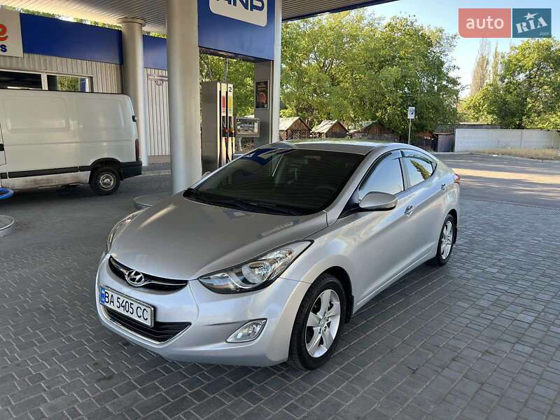 Hyundai Elantra 2012