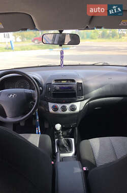 Седан Hyundai Elantra 2010 в 