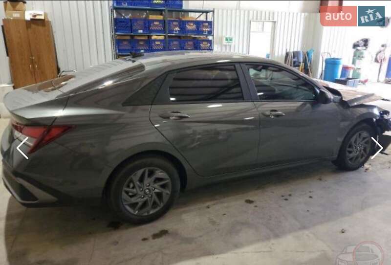 Седан Hyundai Elantra 2024 в Виннице
