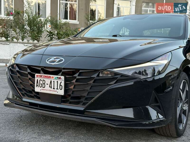 Седан Hyundai Elantra 2023 в Тараще