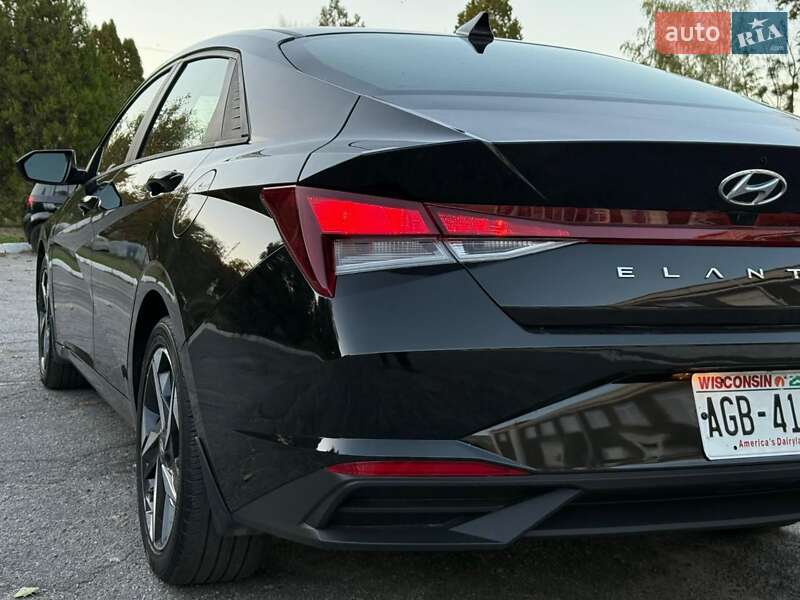 Седан Hyundai Elantra 2023 в Тараще