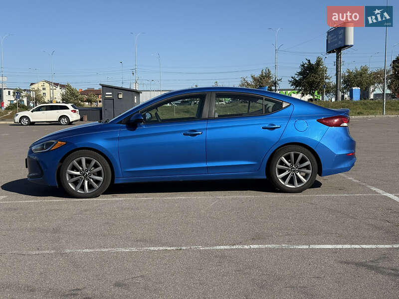 Седан Hyundai Elantra 2016 в Києві