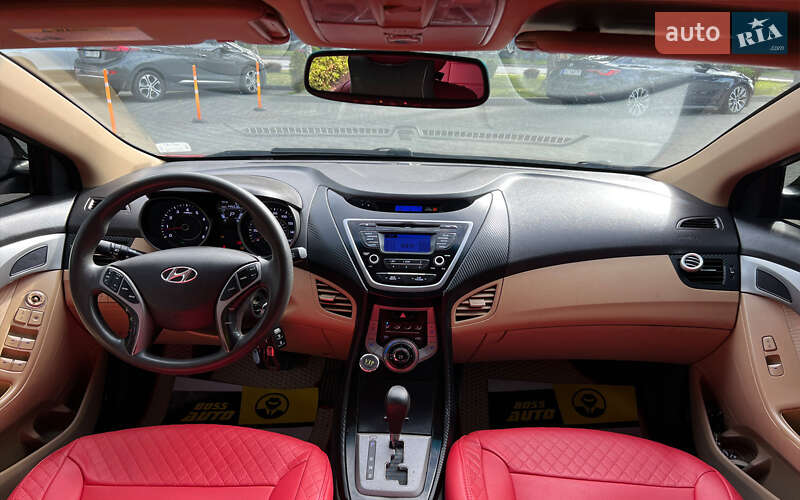 Седан Hyundai Elantra 2013 в Львове