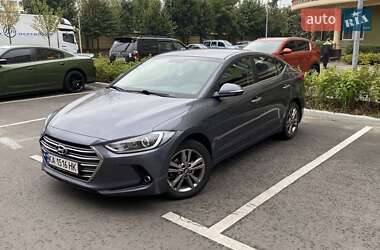 Седан Hyundai Elantra 2018 в Киеве