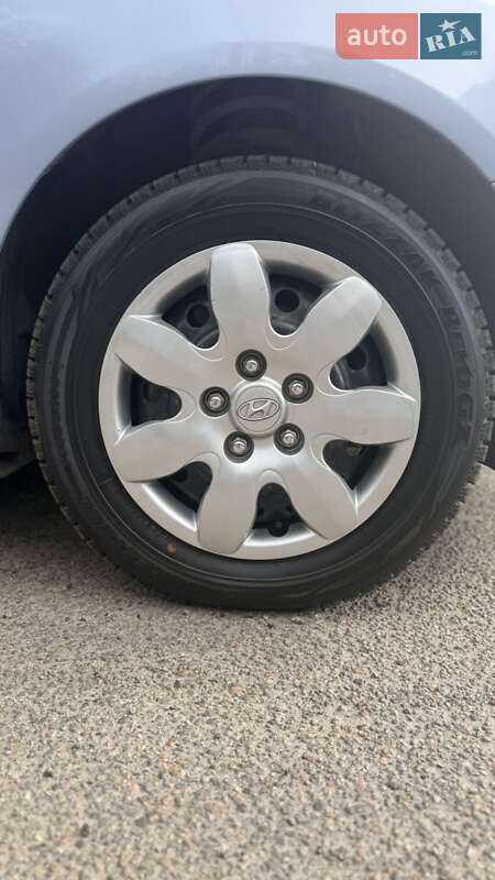 Седан Hyundai Elantra 2011 в Днепре