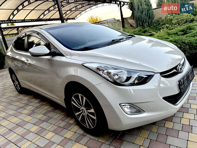 Седан Hyundai Elantra 2012 в 
