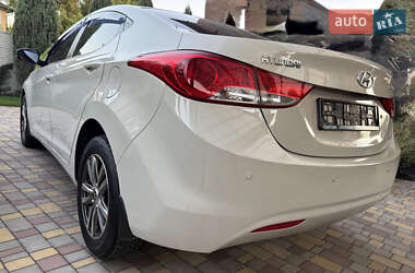 Седан Hyundai Elantra 2012 в 