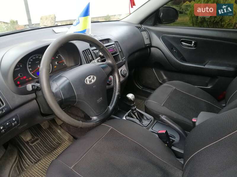 Седан Hyundai Elantra 2010 в Маневичах фото 5 Седан Hyundai Elantra 2010 в Маневичах