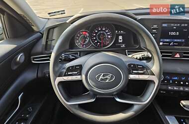 Седан Hyundai Elantra 2021 в 