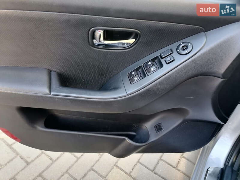 Седан Hyundai Elantra 2010 в Одессе