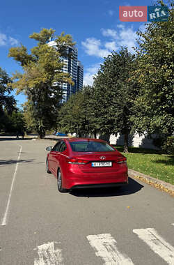 Седан Hyundai Elantra 2016 в 