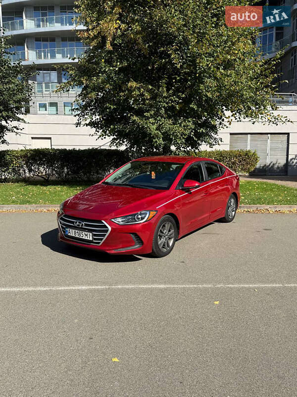 Седан Hyundai Elantra 2016 в Киеве