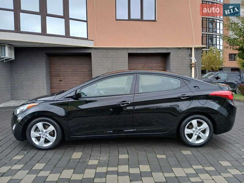 Седан Hyundai Elantra 2012 в Ивано-Франковске