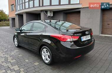 Седан Hyundai Elantra 2012 в 
