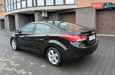 Седан Hyundai Elantra 2012 в 