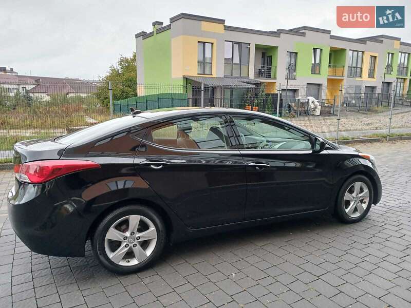 Седан Hyundai Elantra 2012 в Ивано-Франковске