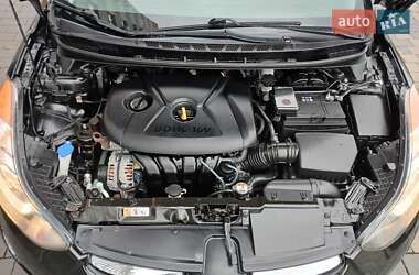 Седан Hyundai Elantra 2012 в 