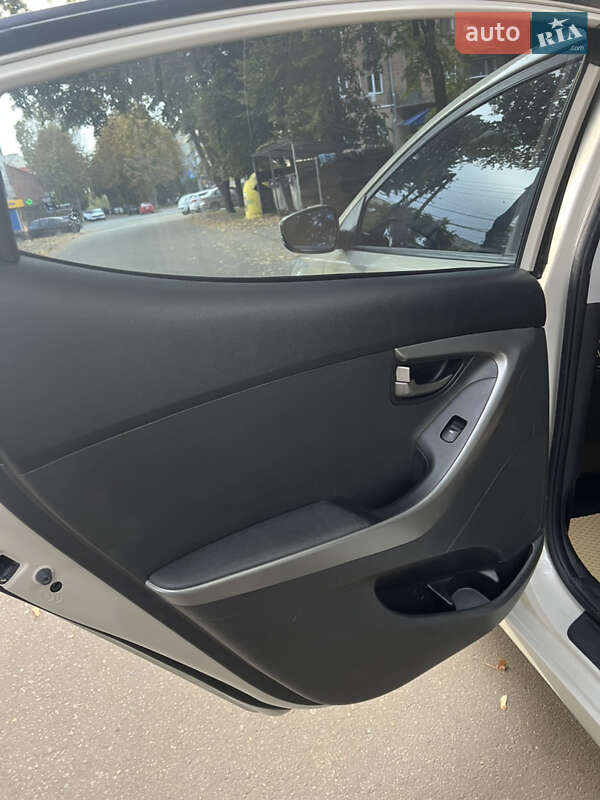 Седан Hyundai Elantra 2012 в Киеве фото 14 Седан Hyundai Elantra 2012 в Киеве