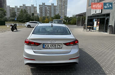 Седан Hyundai Elantra 2017 в 
