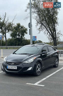 Седан Hyundai Elantra 2012 в Тростянце