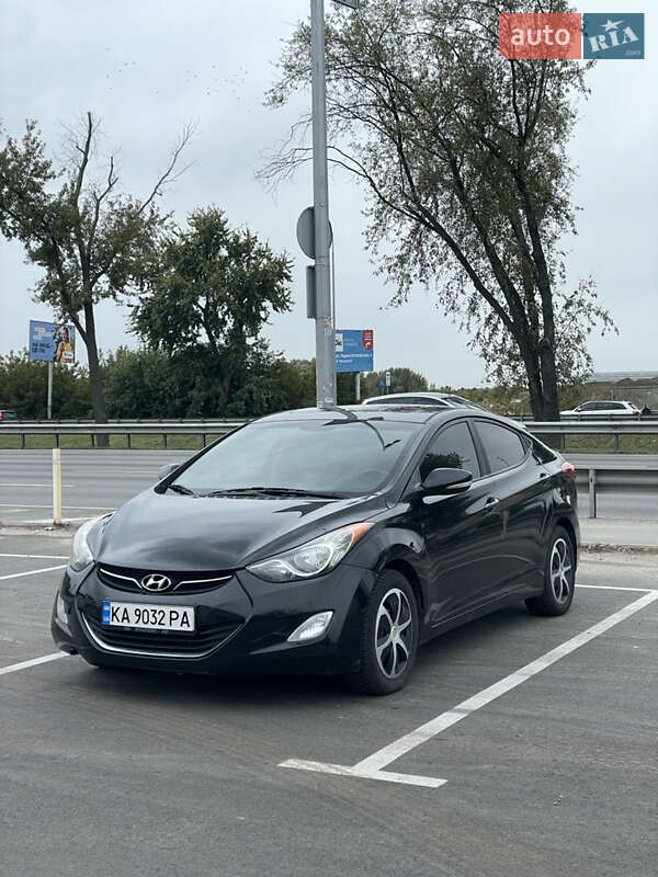 Седан Hyundai Elantra 2012 в 