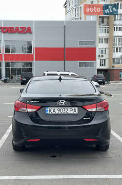 Седан Hyundai Elantra 2012 в 
